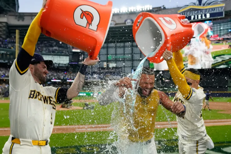 Chourio lifts Brewers over Padres for 2-0 NLDS lead